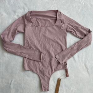 new with tags skims essential body suit long sleeve scoop neck size s/m